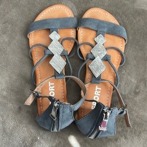 Report Gladiator Sandals